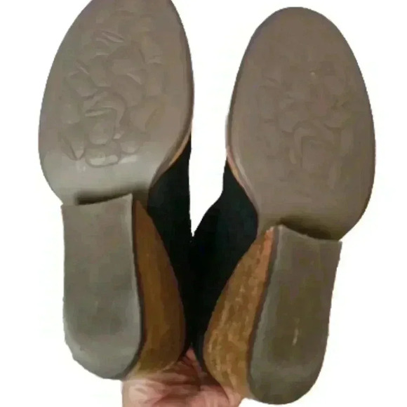 KORK-EASE Women's Black Suede Chandra Stacked Wooden Heel Boot 8 - Picture 5 of 14